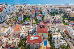 WEEKLY rent of 2+1 apartment 250 m from the sea and in center of all need/Alanyas